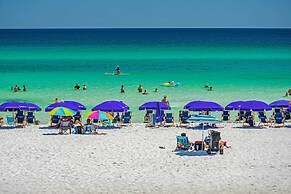 Beachy Lakefront Escape - Walk to the Shore!