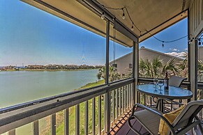 Beachy Lakefront Escape - Walk to the Shore!