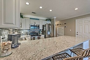 Beachy Lakefront Escape - Walk to the Shore!