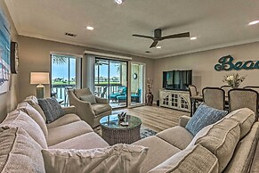 Beachy Lakefront Escape - Walk to the Shore!