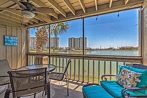 Beachy Lakefront Escape - Walk to the Shore!