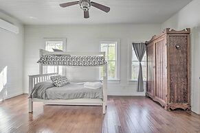 Charming 100-year-old Home < 1 Mi to Downtown