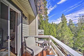 Picturesque Cabin: 2 Balconies, Walk to Lake!