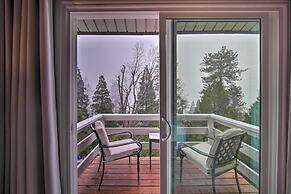 Picturesque Cabin: 2 Balconies, Walk to Lake!