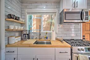 Picturesque Cabin: 2 Balconies, Walk to Lake!