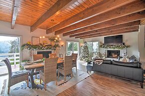 Picturesque Cabin: 2 Balconies, Walk to Lake!