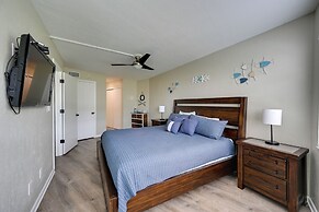 Waterfront Marco Island Condo w/ Pool + Hot Tub!