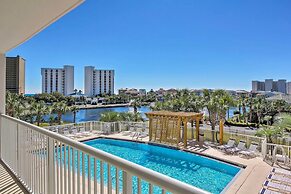 Snowbird's Retreat: Walkable Destin Condo w/ View!