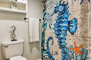 Snowbird's Retreat: Walkable Destin Condo w/ View!