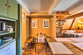 Running Springs A-frame w/ Deck & Mtn Views!