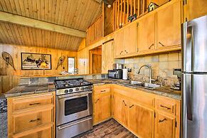 5 Mi to Big Bear Mtn Resort: Cozy Cabin w/ Deck