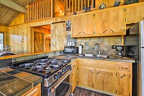 5 Mi to Big Bear Mtn Resort: Cozy Cabin w/ Deck