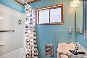 Peaceful Cozy Cabin ~ 3 Mi to Big Bear Lake!