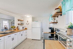 Plum Island Retreat ~ 1-block Walk to Beach!