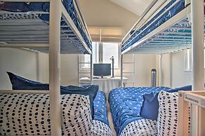 2 Decks + Beach Access: Oceanfront Getaway!