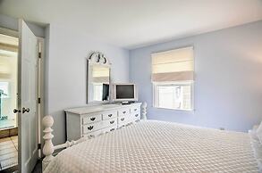 2 Decks + Beach Access: Oceanfront Getaway!