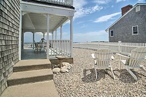 2 Decks + Beach Access: Oceanfront Getaway!