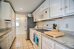 2 Decks + Beach Access: Oceanfront Getaway!