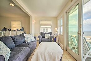 2 Decks + Beach Access: Oceanfront Getaway!