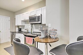 Bright Springfield Apartment w/ 2 Balconies!