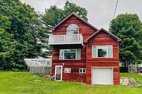 Lakeside Berkshires Home Near Hiking & Skiing!