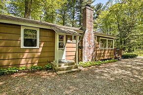 Pet-friendly Cabin w/ Fire Pit, BBQ & Great Deck!