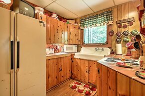 Pet-friendly Cabin w/ Fire Pit, BBQ & Great Deck!
