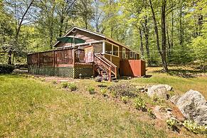 Pet-friendly Cabin w/ Fire Pit, BBQ & Great Deck!