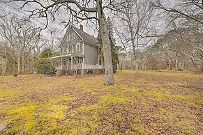 Apt on Vineyard Haven Near Nantucket Sound!