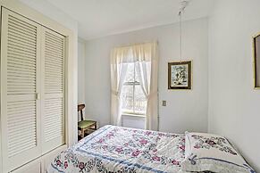 Apt on Vineyard Haven Near Nantucket Sound!