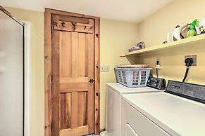 Cozy Monterey Home w/ Porch: Walk to Lake Garfield