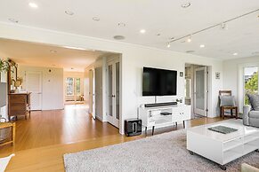 Elegant Gloucester Beach Getaway With Ocean Views!