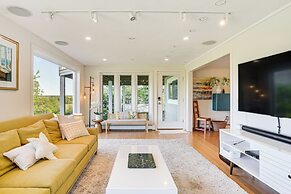 Elegant Gloucester Beach Getaway With Ocean Views!