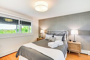 Elegant Gloucester Beach Getaway With Ocean Views!
