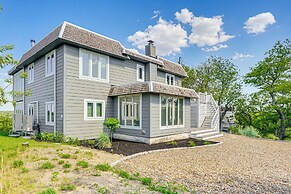 Elegant Gloucester Beach Getaway With Ocean Views!