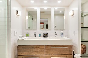 Elegant Gloucester Beach Getaway With Ocean Views!