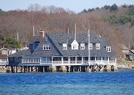 Elegant Gloucester Beach Getaway With Ocean Views!