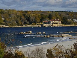 Elegant Gloucester Beach Getaway With Ocean Views!