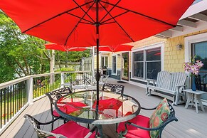 Vibrant Sterling Lakefront Lodge w/ Kayaks