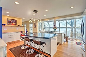 Vibrant Sterling Lakefront Lodge w/ Kayaks