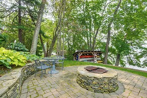 Vibrant Sterling Lakefront Lodge w/ Kayaks
