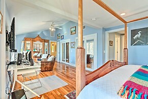 Vibrant Sterling Lakefront Lodge w/ Kayaks