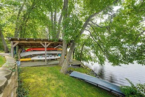 Vibrant Sterling Lakefront Lodge w/ Kayaks