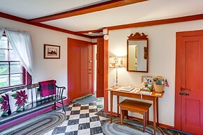 Tranquil 3 BR Stockbridge House w/ Private Deck!