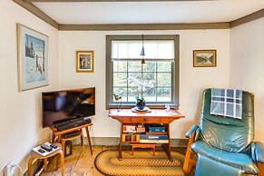Tranquil 3 BR Stockbridge House w/ Private Deck!
