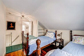 Ipswich Cottage: Beautiful Views, 5 Mins to Beach