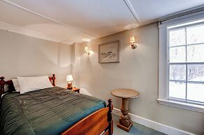 Ipswich Cottage: Beautiful Views, 5 Mins to Beach