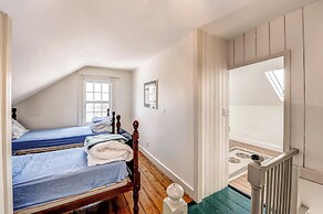 Ipswich Cottage: Beautiful Views, 5 Mins to Beach