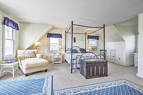 Oceanfront Cottage w/ Balcony in Cape Cod!