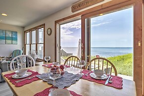 Oceanfront Cottage w/ Balcony in Cape Cod!